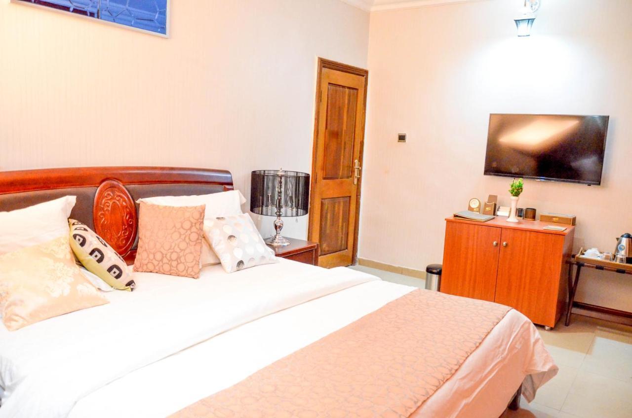 Crystal House International Hotel Ιλορίν Εξωτερικό φωτογραφία