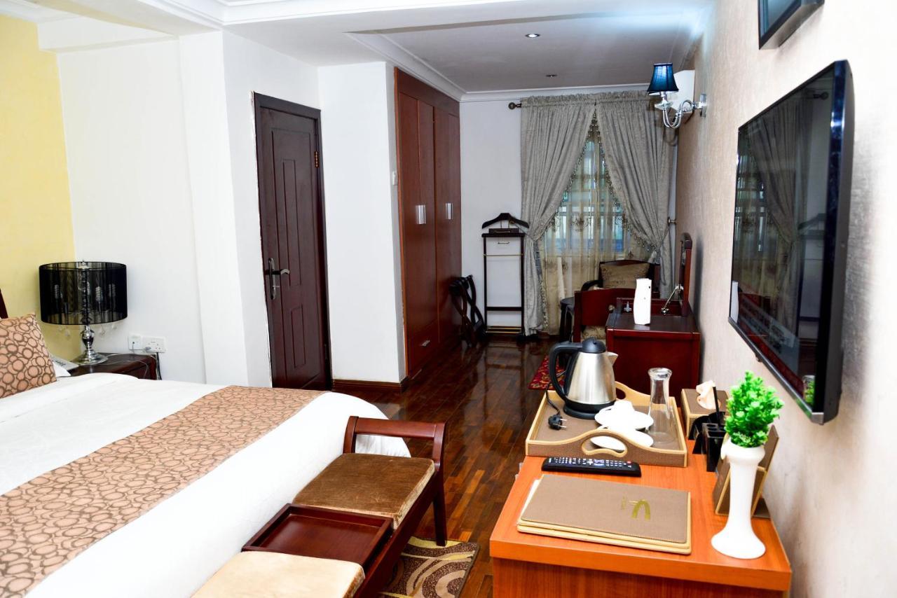 Crystal House International Hotel Ιλορίν Εξωτερικό φωτογραφία