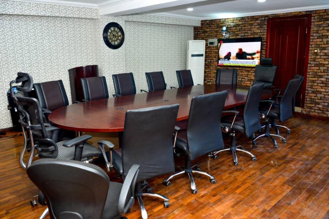 Crystal House International Hotel Ιλορίν Εξωτερικό φωτογραφία