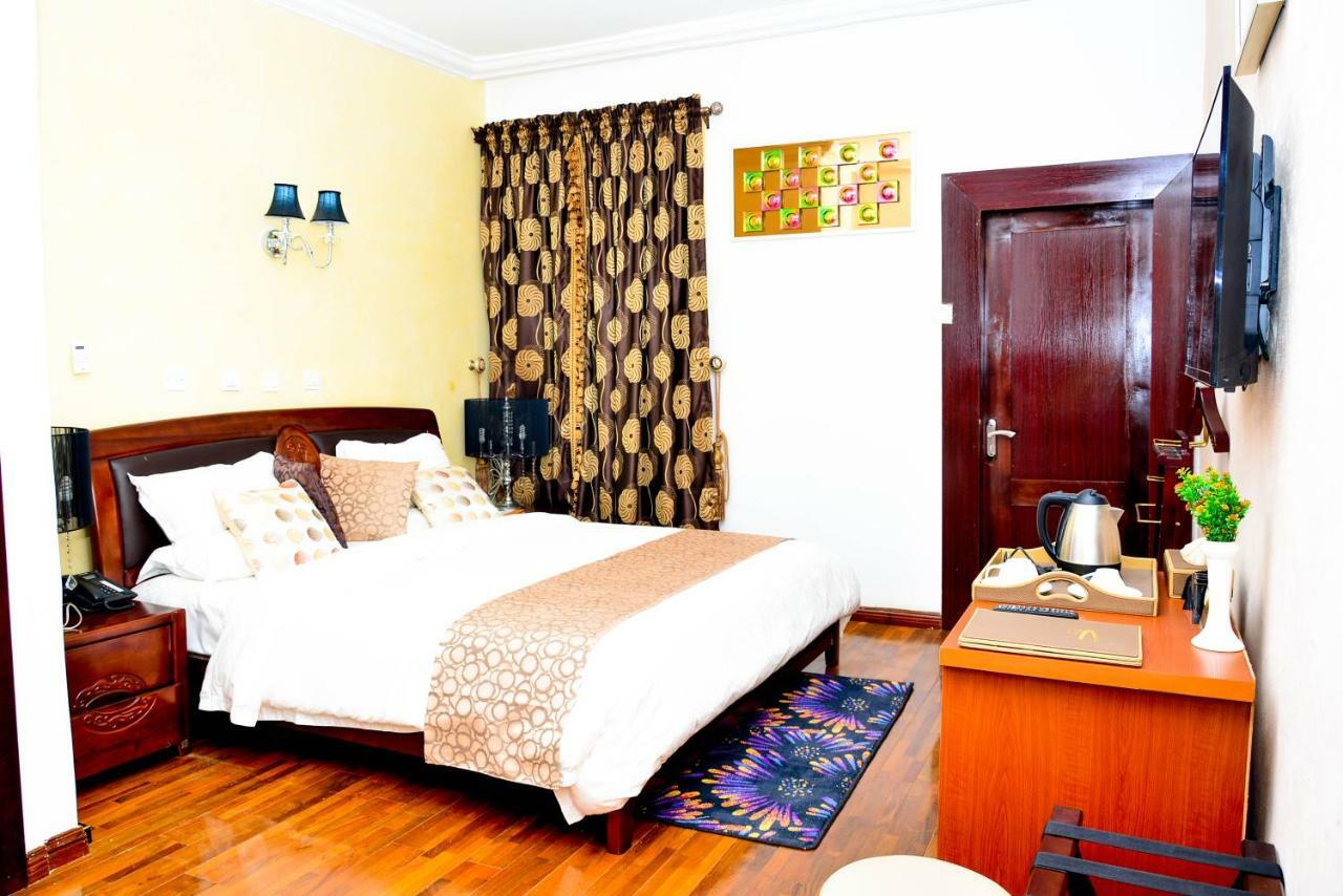 Crystal House International Hotel Ιλορίν Εξωτερικό φωτογραφία